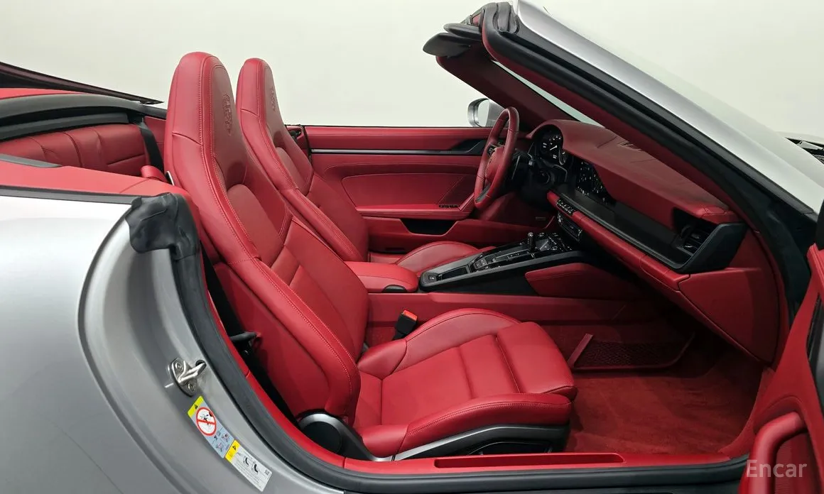 Porsche 911 2019 Carrera 4 GTS Cabriolet