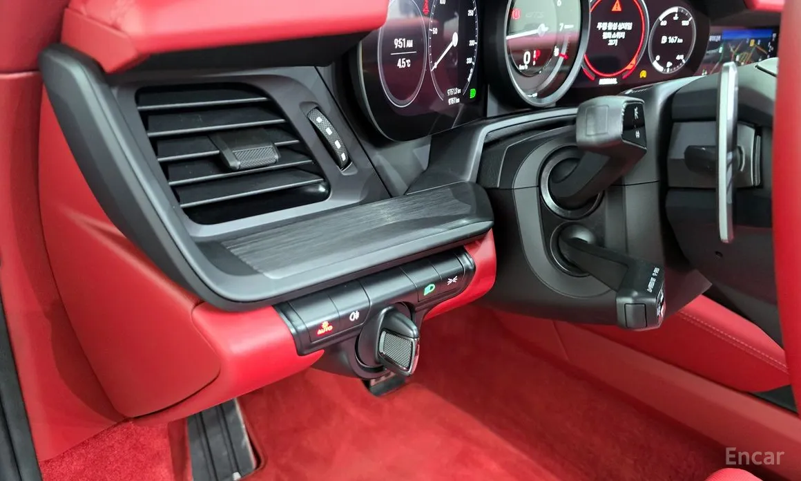 Porsche 911 2019 Carrera 4 GTS Cabriolet