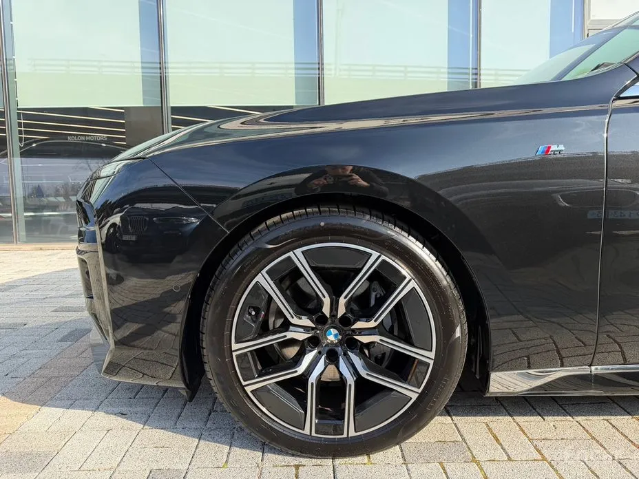 BMW 7 Series 2022 740d xDrive M Sport