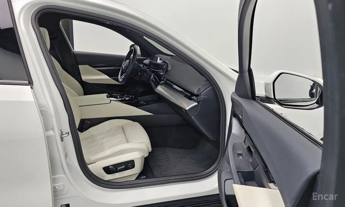 BMW 5 Series 2023 520i M Sport