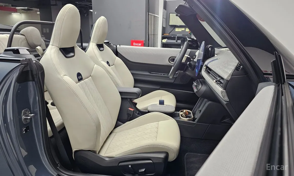 Mini Cooper Convertible 2025 Favoured