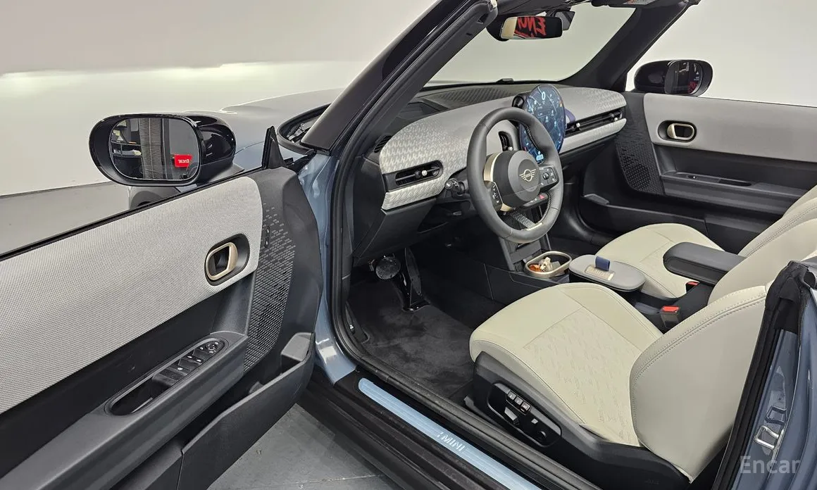 Mini Cooper Convertible 2025 Favoured