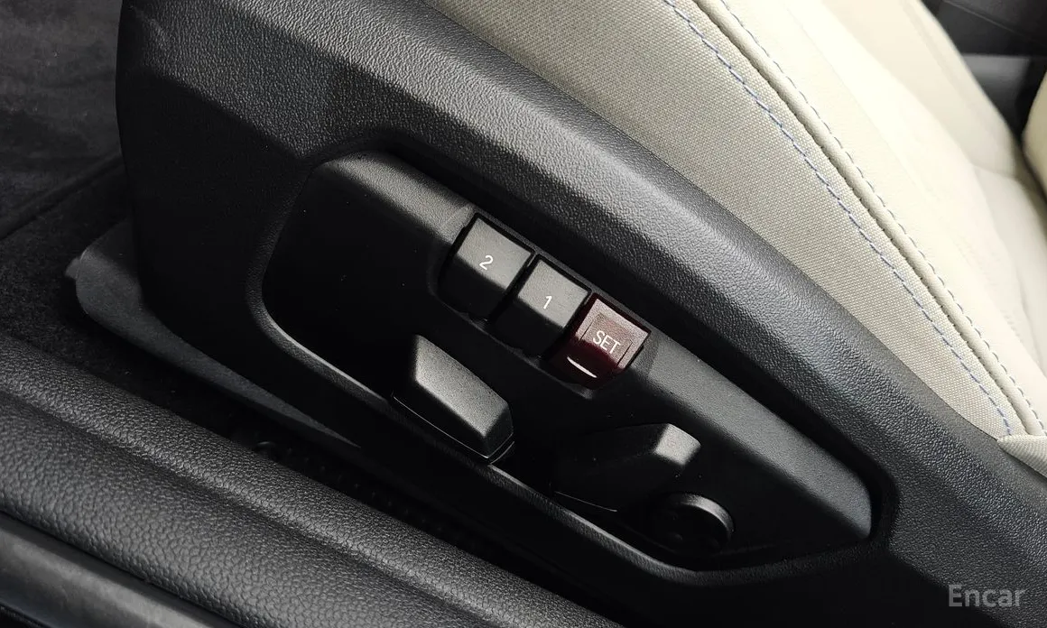 Mini Cooper Convertible 2025 Favoured