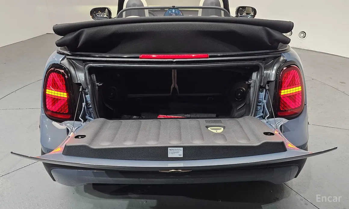 Mini Cooper Convertible 2025 Favoured