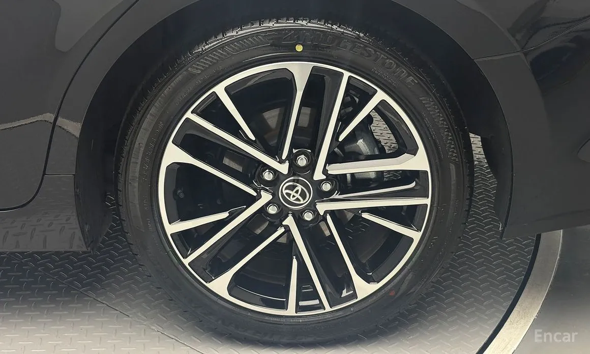 Toyota Camry 2024 2.5 XLE Premium Hybrid