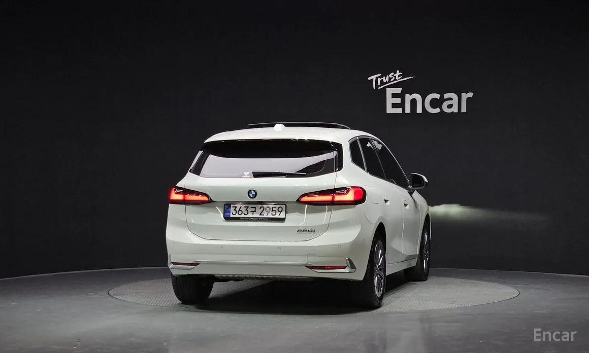 BMW 2 Series 2022 220i Luxury