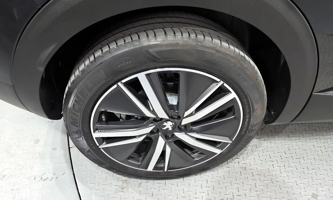 Peugeot 3008 2017 1.2 Pure Tech GT