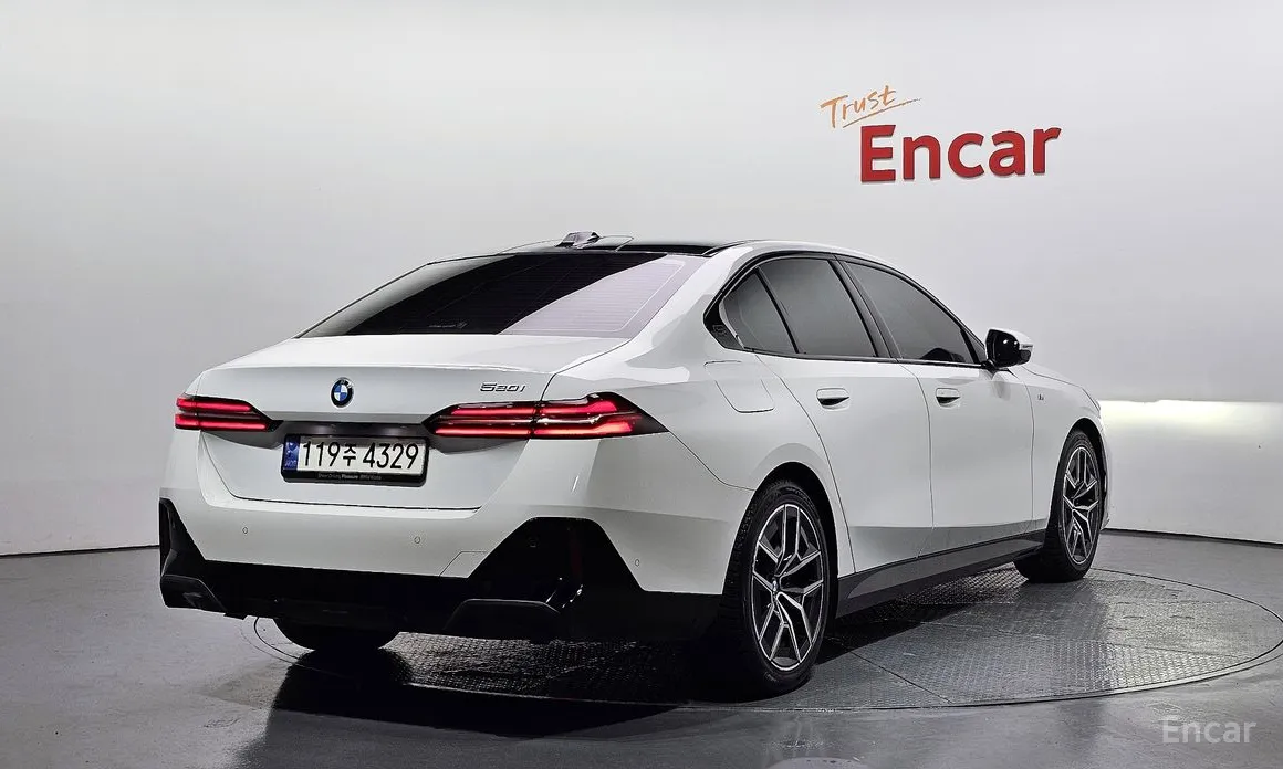 BMW 5 Series 2023 520i M Sport