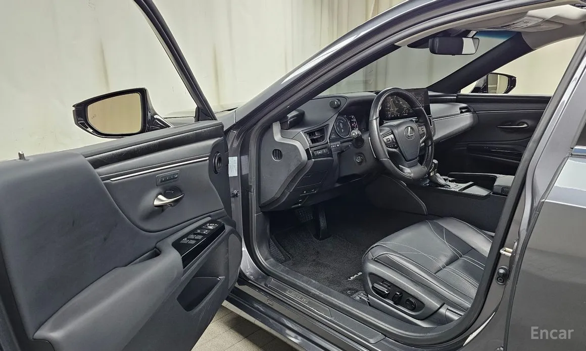 Lexus ES 2018 Luxury Plus