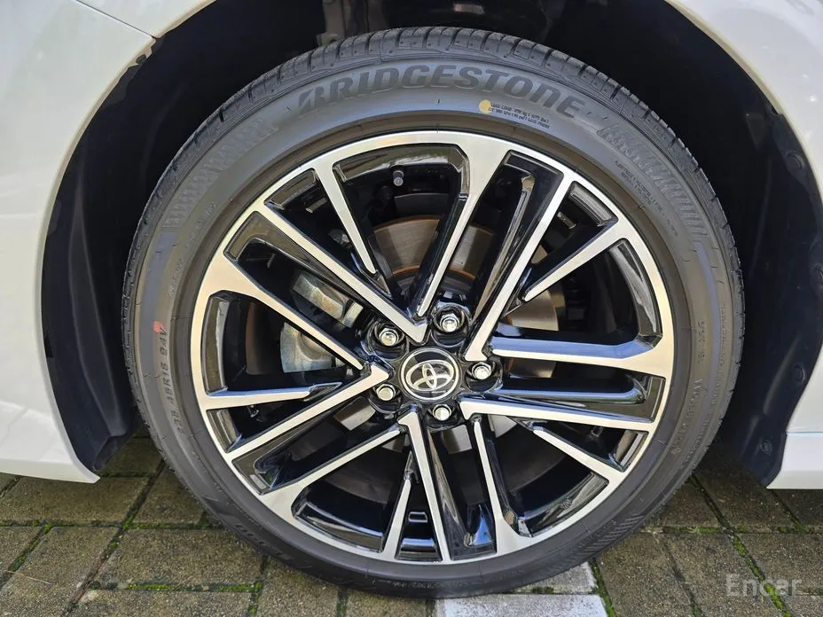 Toyota Camry 2024 2.5 XLE Premium Hybrid