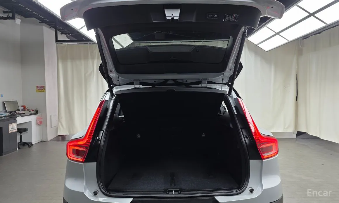 Volvo XC40 2018 B4 R-Design