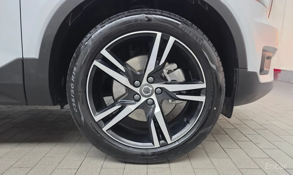 Volvo XC40 2018 B4 R-Design