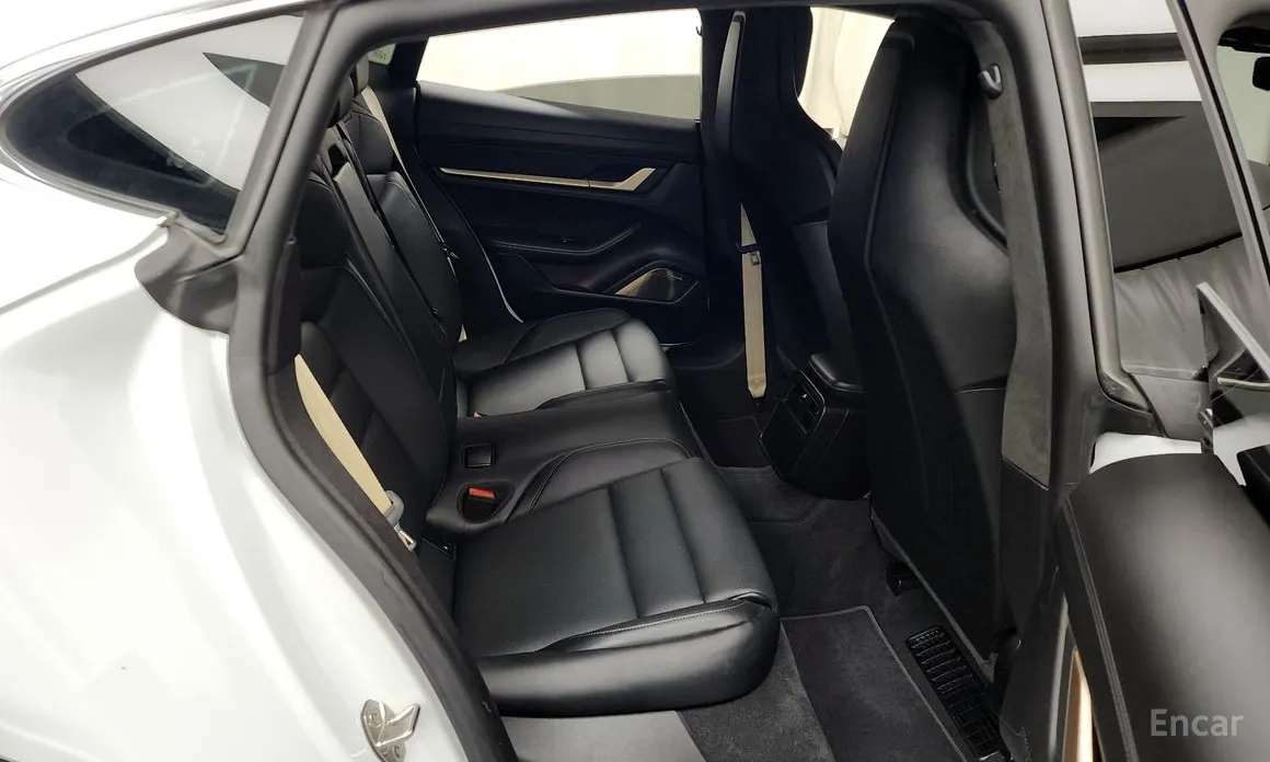 Porsche Taycan 2020 Turbo