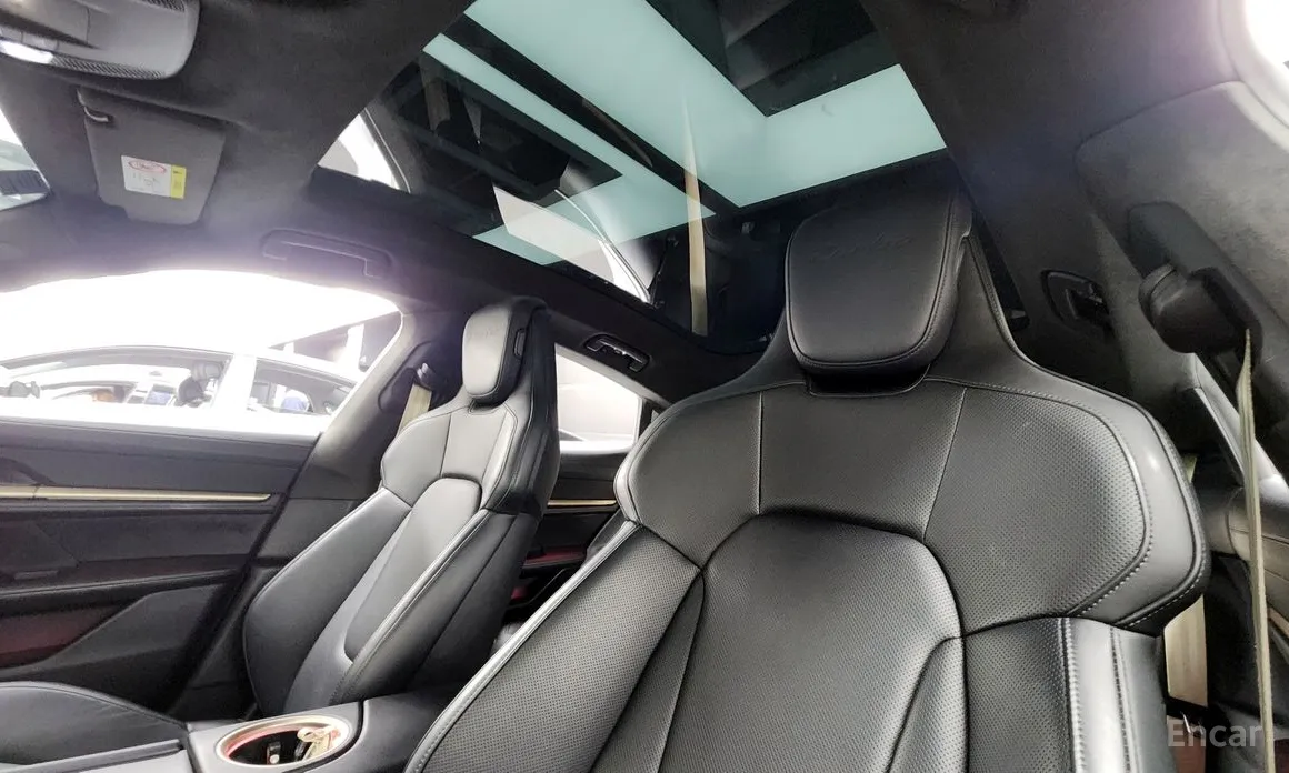 Porsche Taycan 2020 Turbo