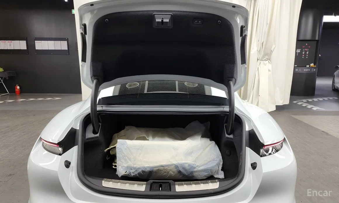 Porsche Taycan 2020 Turbo