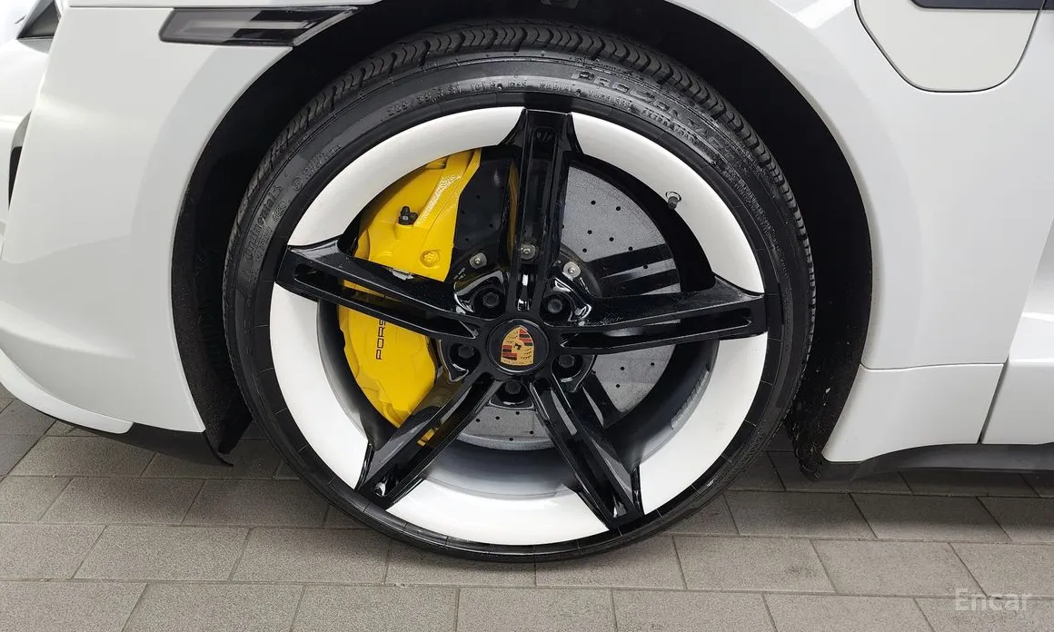 Porsche Taycan 2020 Turbo