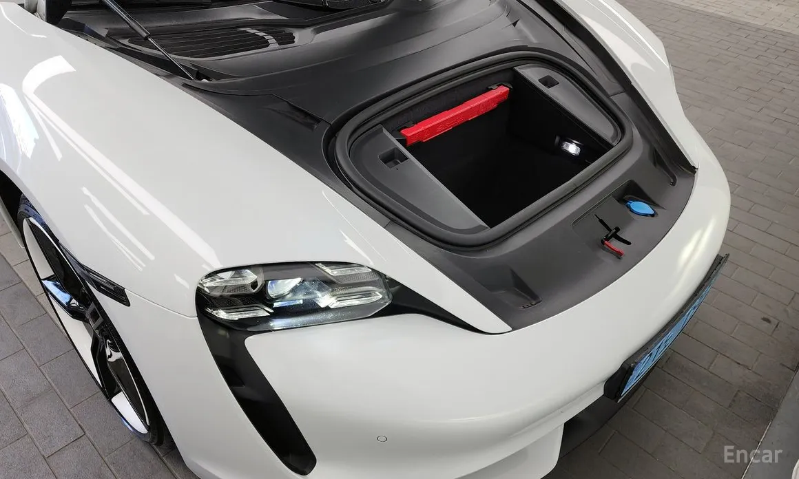 Porsche Taycan 2020 Turbo