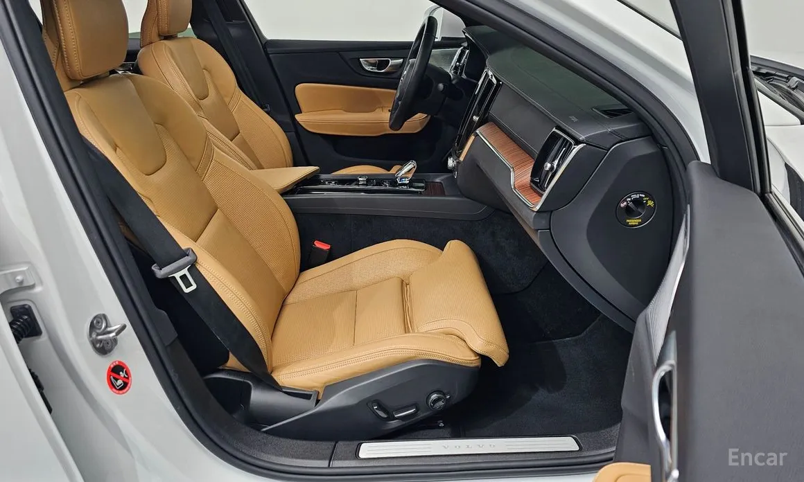 Volvo S60 2019 B5 Ultra Bright