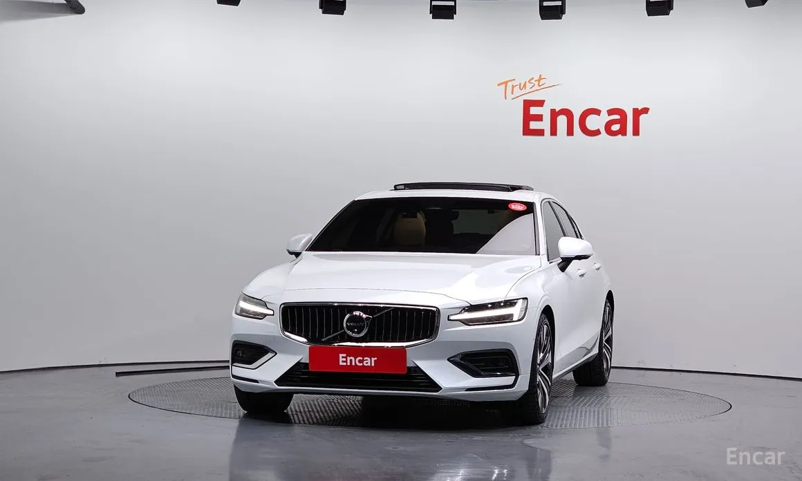 Volvo S60 2019 B5 Ultra Bright