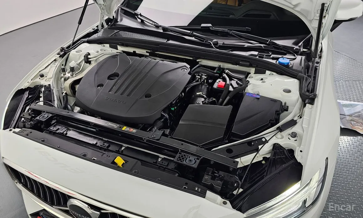 Volvo S60 2019 B5 Ultra Bright