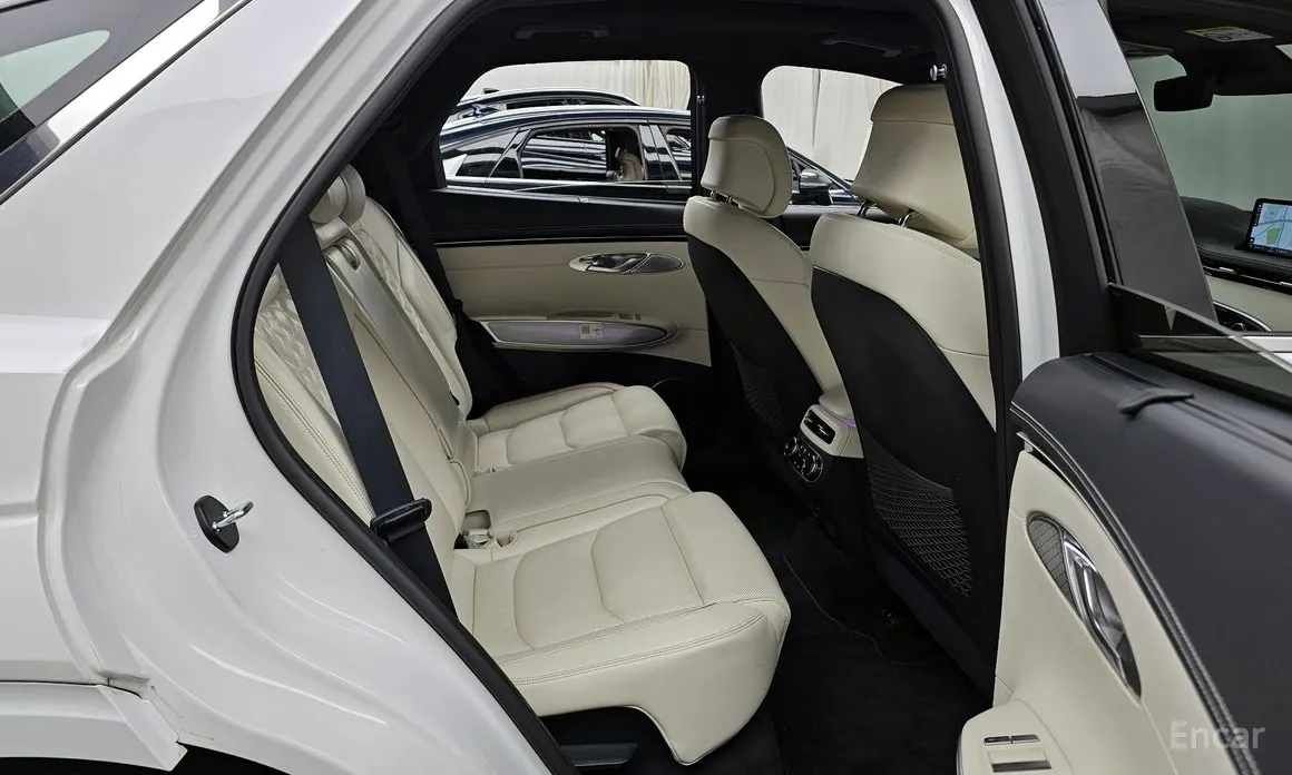 Genesis GV70 2022 e-AWD