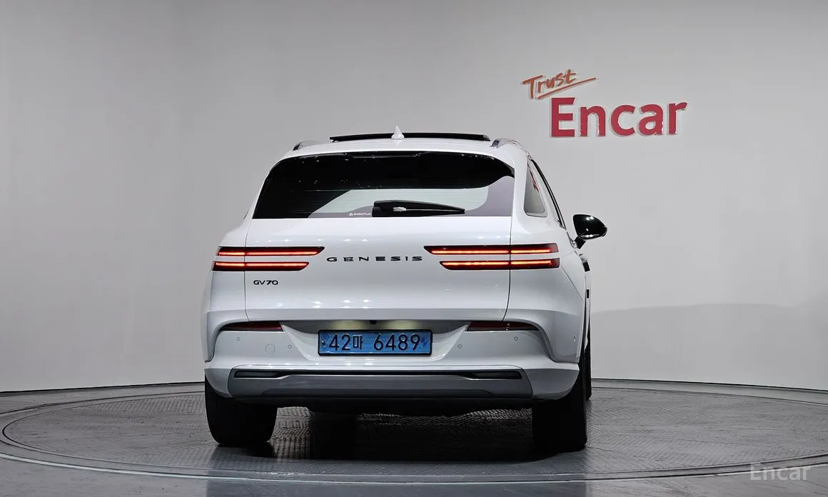 Genesis GV70 2022 e-AWD