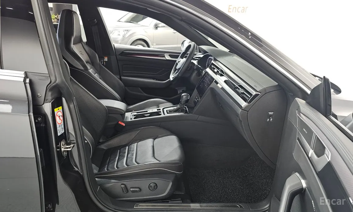 Volkswagen Arteon 2018 2.0 TDI R-LIINE 4Motion