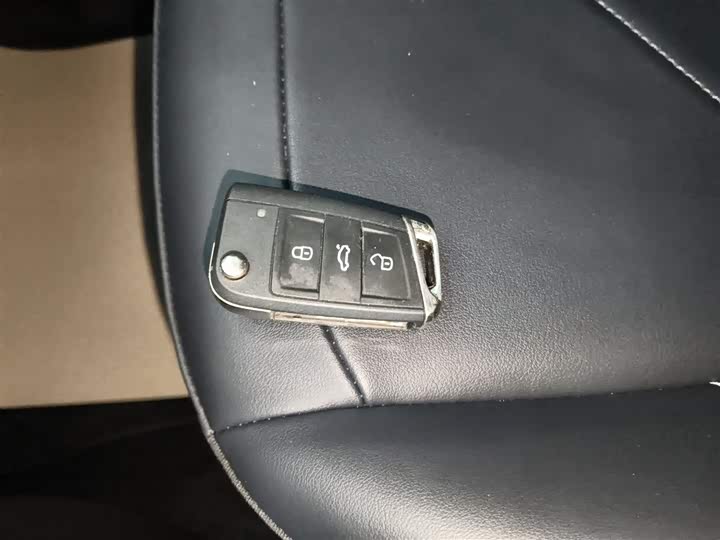 Volkswagen Tharu 2025 2025款 新锐 300TSI 锐享版