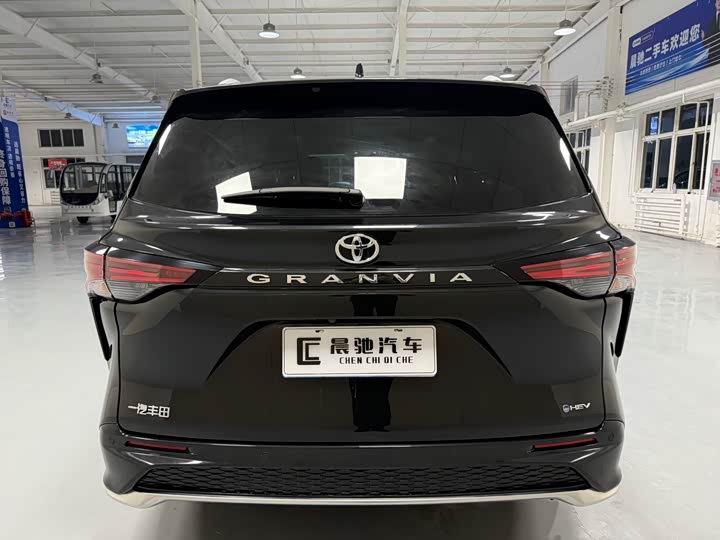 Toyota Granvia 2024 2024款 2.5L混动 尊贵PLUS版