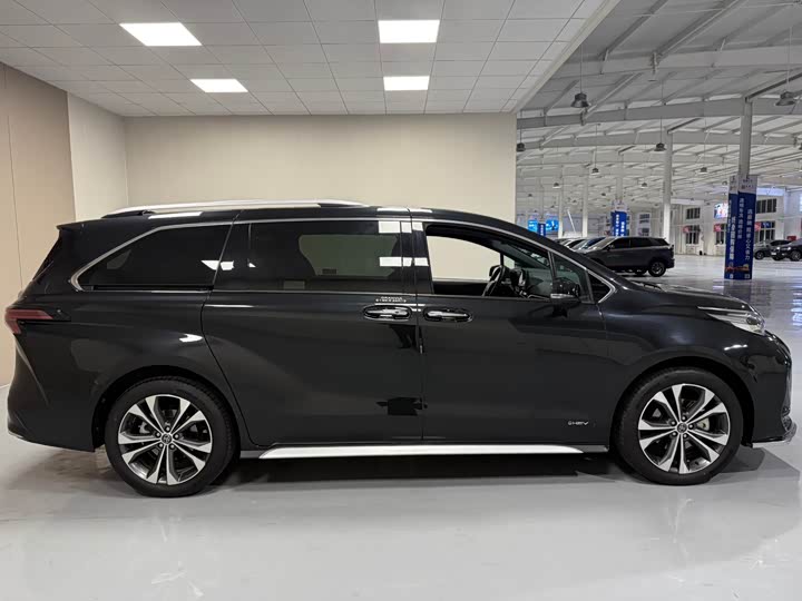 Toyota Granvia 2024 2024款 2.5L混动 尊贵PLUS版