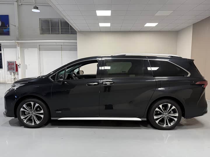 Toyota Granvia 2024 2024款 2.5L混动 尊贵PLUS版