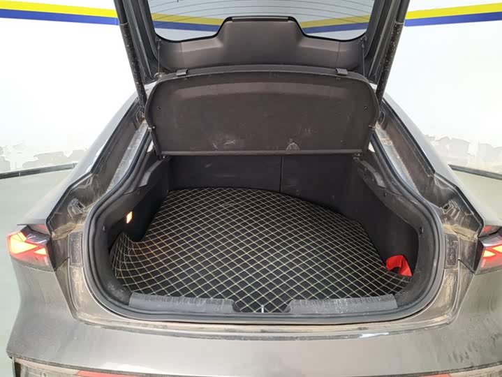 Changan UNI-V Hybrid 2023 2023款 智电iDD 1.5T 113km智趣型（飞快版）