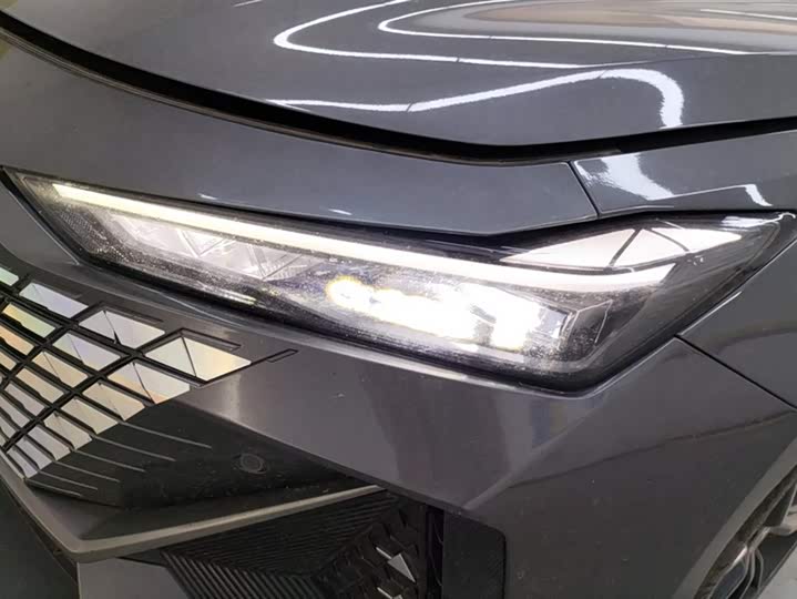 Changan UNI-V Hybrid 2023 2023款 智电iDD 1.5T 113km智趣型（飞快版）