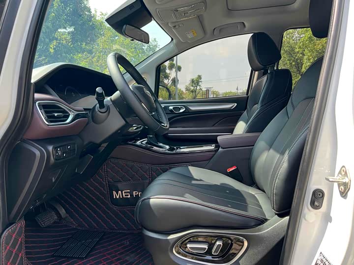 GAC Trumpchi M6 2023 2023款 PRO 270T DCT豪华版