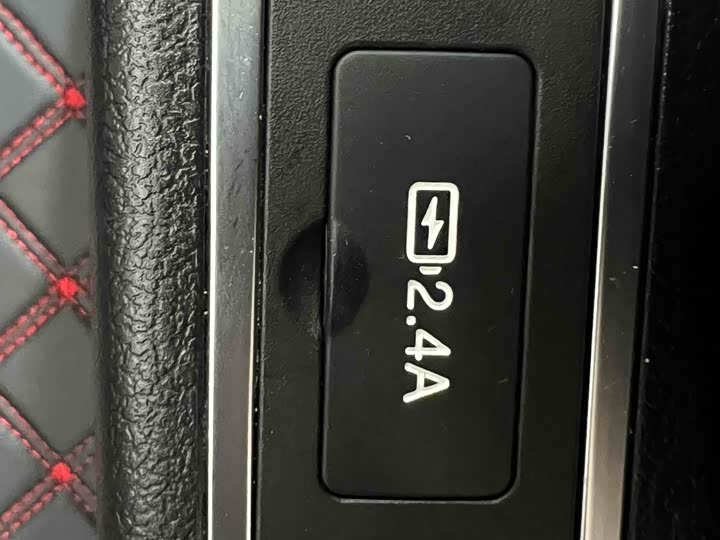 GAC Trumpchi M6 2023 2023款 PRO 270T DCT豪华版