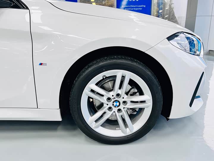 BMW 1 Series 2023 2023款 120i M运动曜夜版