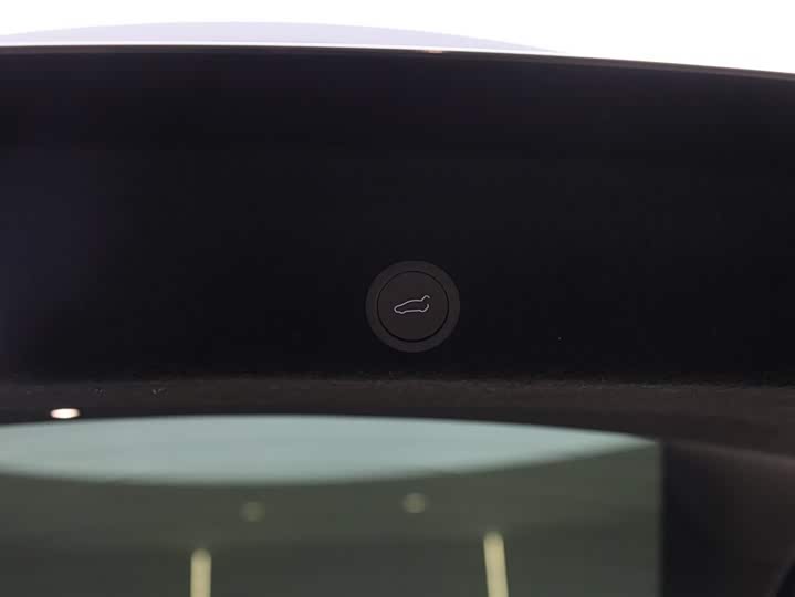 Tesla Model Y 2025 2025款 长续航全轮驱动版