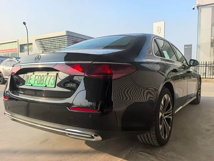Mercedes-Benz E-Class Hybrid 2024 2024款 E 350 e L 插电式混合动力轿车