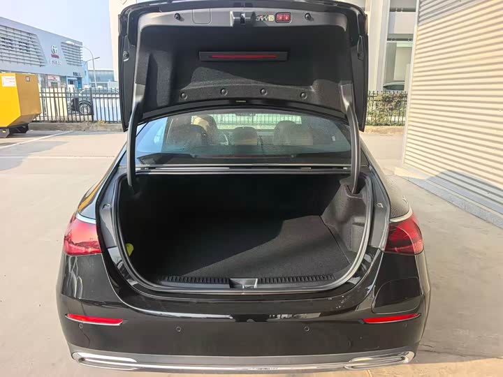 Mercedes-Benz E-Class Hybrid 2024 2024款 E 350 e L 插电式混合动力轿车