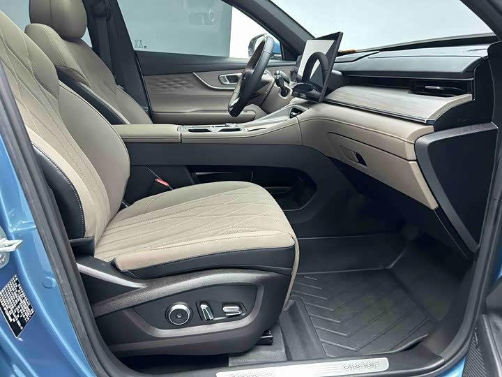 Chery Tiggo 8 Plus C-DM 2025 2025款 1.5T 116km 尊贵型 5座