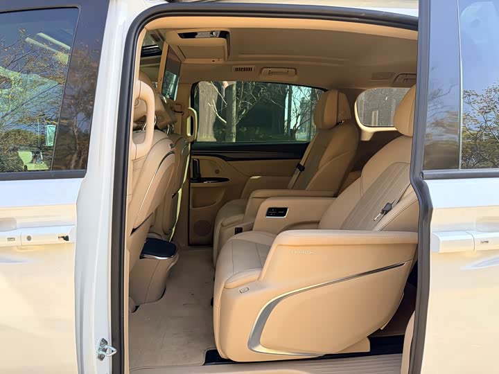 Buick GL8 Hybrid 2025 2025款 陆尚 尊享版 7座