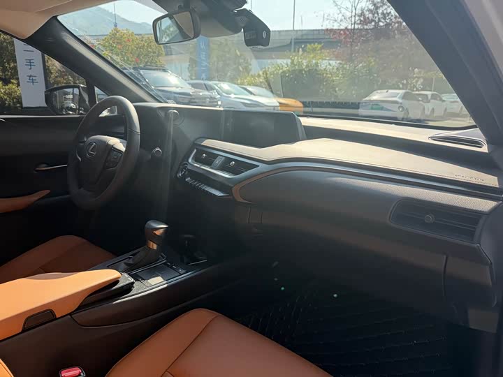 Lexus UX 2020 2020款 260h 探·趣版