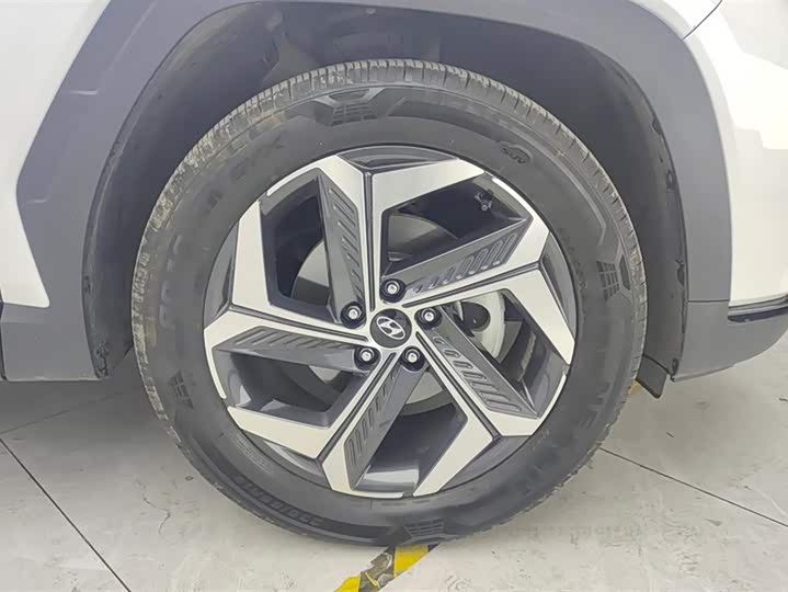 Hyundai Tucson L 2023 2023款 途胜L 1.5T 自动两驱LUX尊贵版