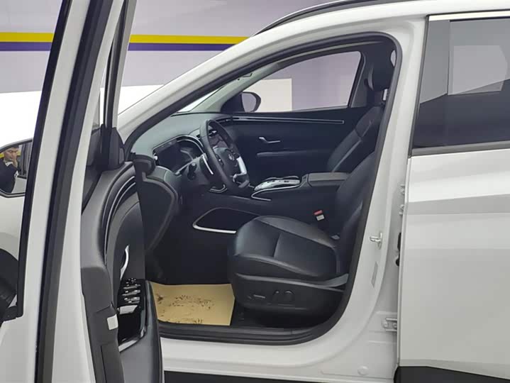 Hyundai Tucson L 2023 2023款 途胜L 1.5T 自动两驱LUX尊贵版