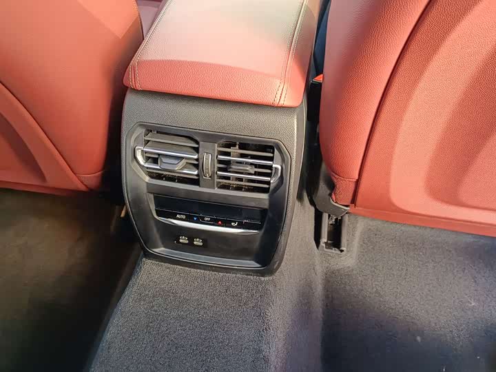 BMW 3 Series 2025 2025款 330Li M运动曜夜套装