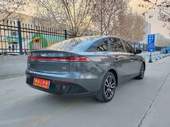 Roewe D6 2025 2025款 450km 尊享版