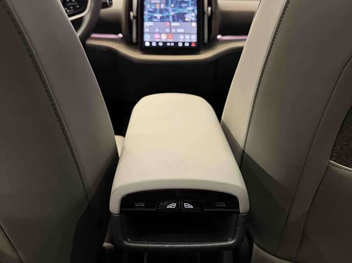 Volvo EX30 2025 2025款 后驱长续航版 Ultra