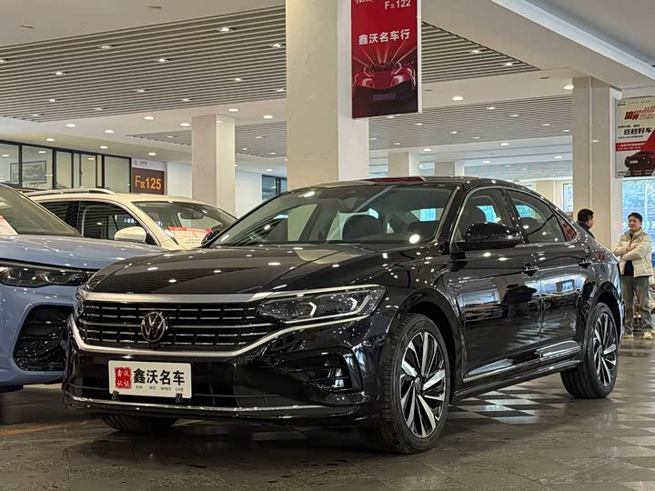 Volkswagen Passat 2025 2025款 出众款 380TSI 龙耀版