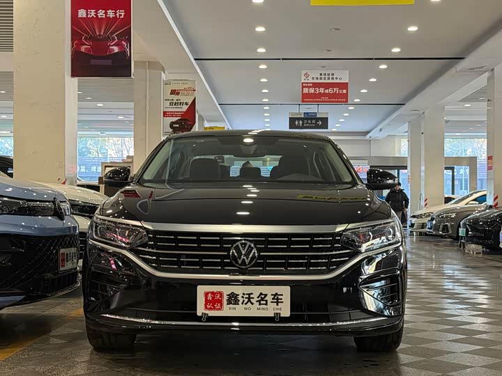 Volkswagen Passat 2025 2025款 出众款 380TSI 龙耀版