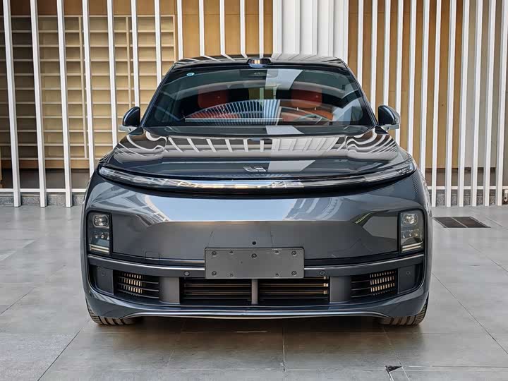 2025 LiXiang L8